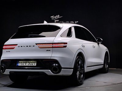 صورة 4 لـ 2022 Genesis GV70