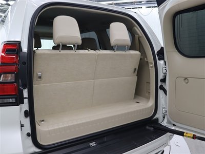 TOYOTA LAND CRUISER PRADO - 8