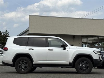 TOYOTA LAND CRUISER - 7