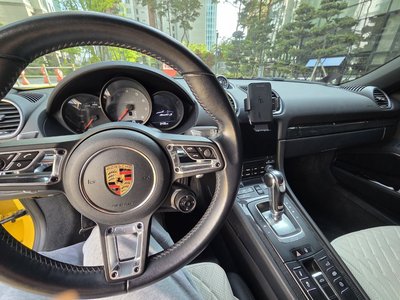 صورة 7 لـ 2017 Porsche 718