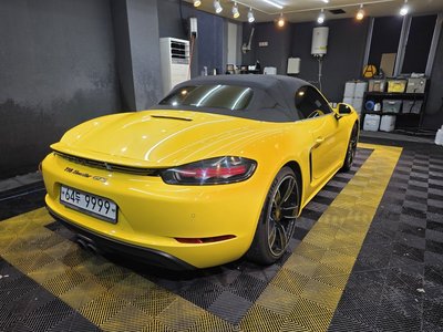 صورة 2 لـ 2017 Porsche 718