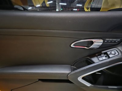 صورة 10 لـ 2017 Porsche 718