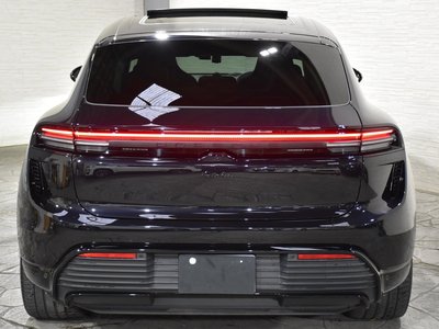 PORSCHE MACAN - 10