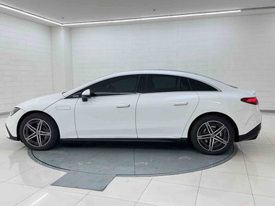 MERCEDES-BENZ EQE - 4