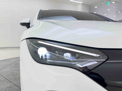 MERCEDES-BENZ EQE - 10