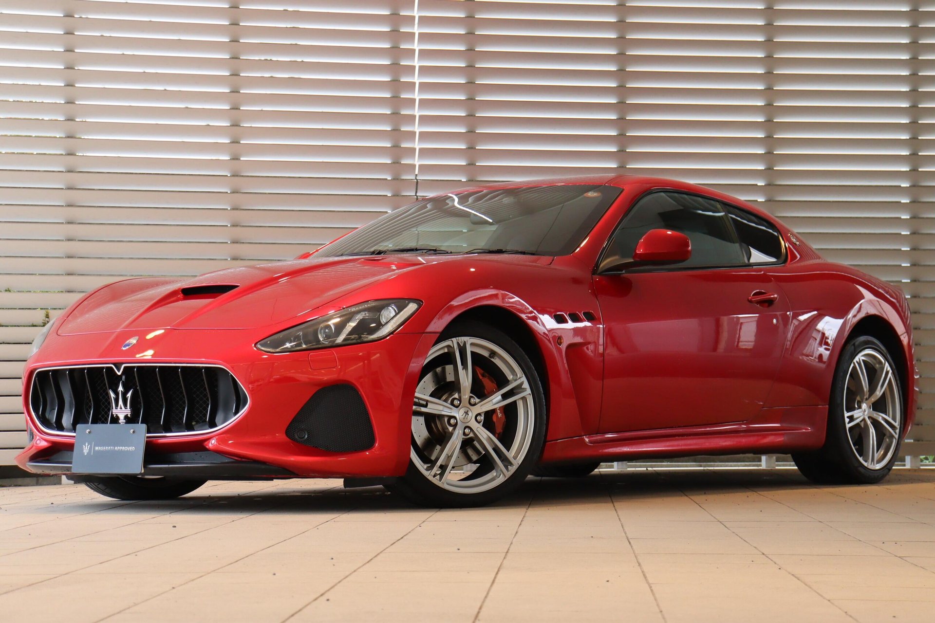 MASERATI GRANTURISMO - View 1