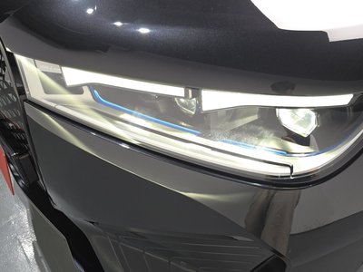 BMW IX - 9