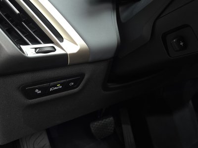 2022 BMW IX — миниатюра 30