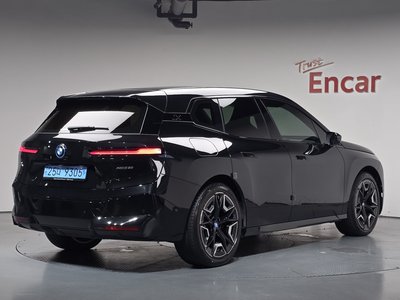 BMW IX - 2