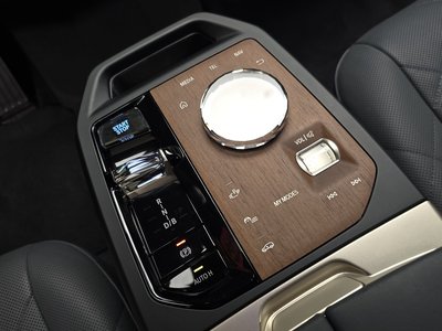 2022 BMW IX — миниатюра 12