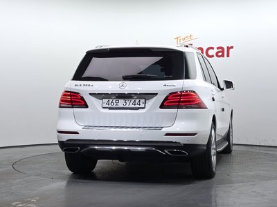 MERCEDES-BENZ GLE - 3