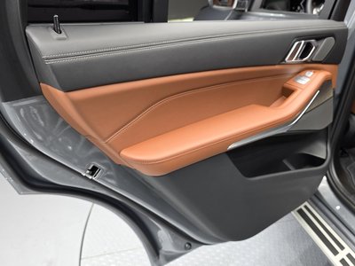 2024 BMW X7 — миниатюра 15