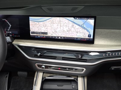 2024 BMW X7 — миниатюра 19