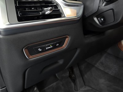 2024 BMW X7 — миниатюра 28