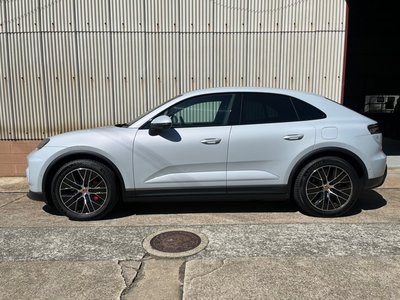 PORSCHE MACAN - 9