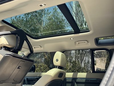 LAND ROVER DEFENDER - 10