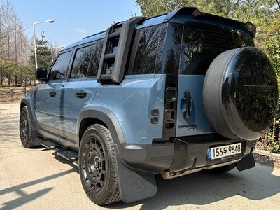 LAND ROVER DEFENDER - 7