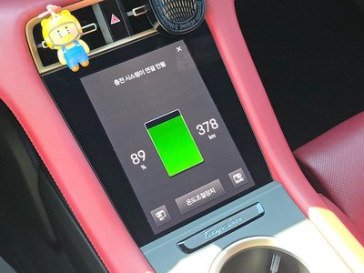 2023 Porsche TAYCAN — миниатюра 18