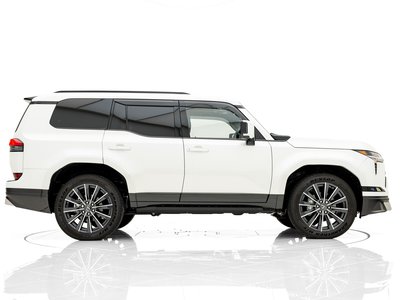 صورة 9 لـ 2026 Lexus GX