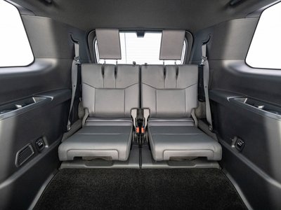صورة مصغرة 38 لـ 2026 Lexus GX