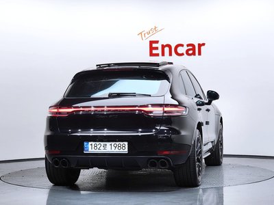PORSCHE MACAN - 3