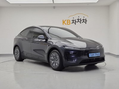 2026 Tesla MODEL Y photo 4