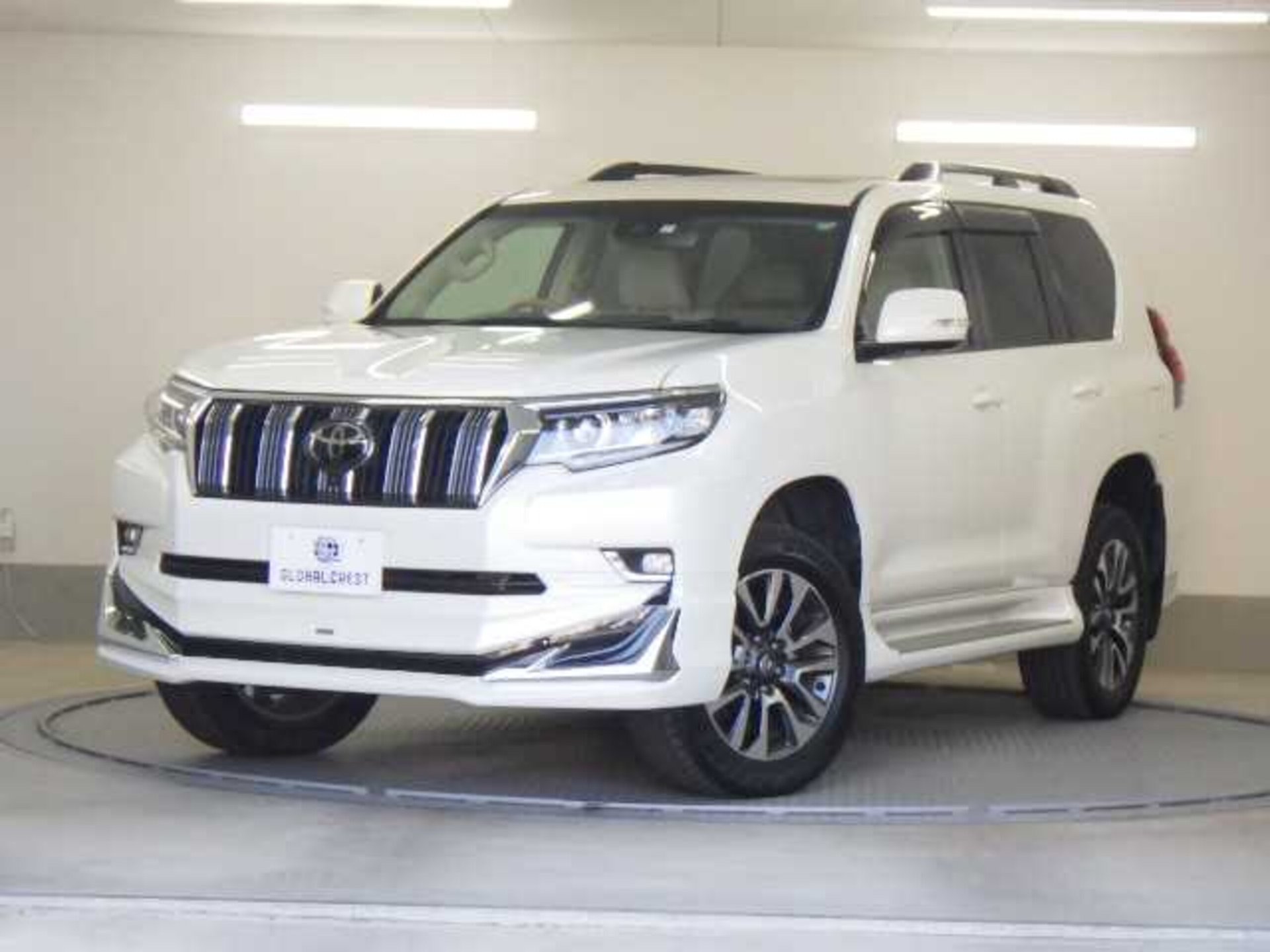 TOYOTA LAND CRUISER PRADO - View 1