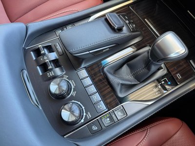 2015 Lexus LX 缩略图 35