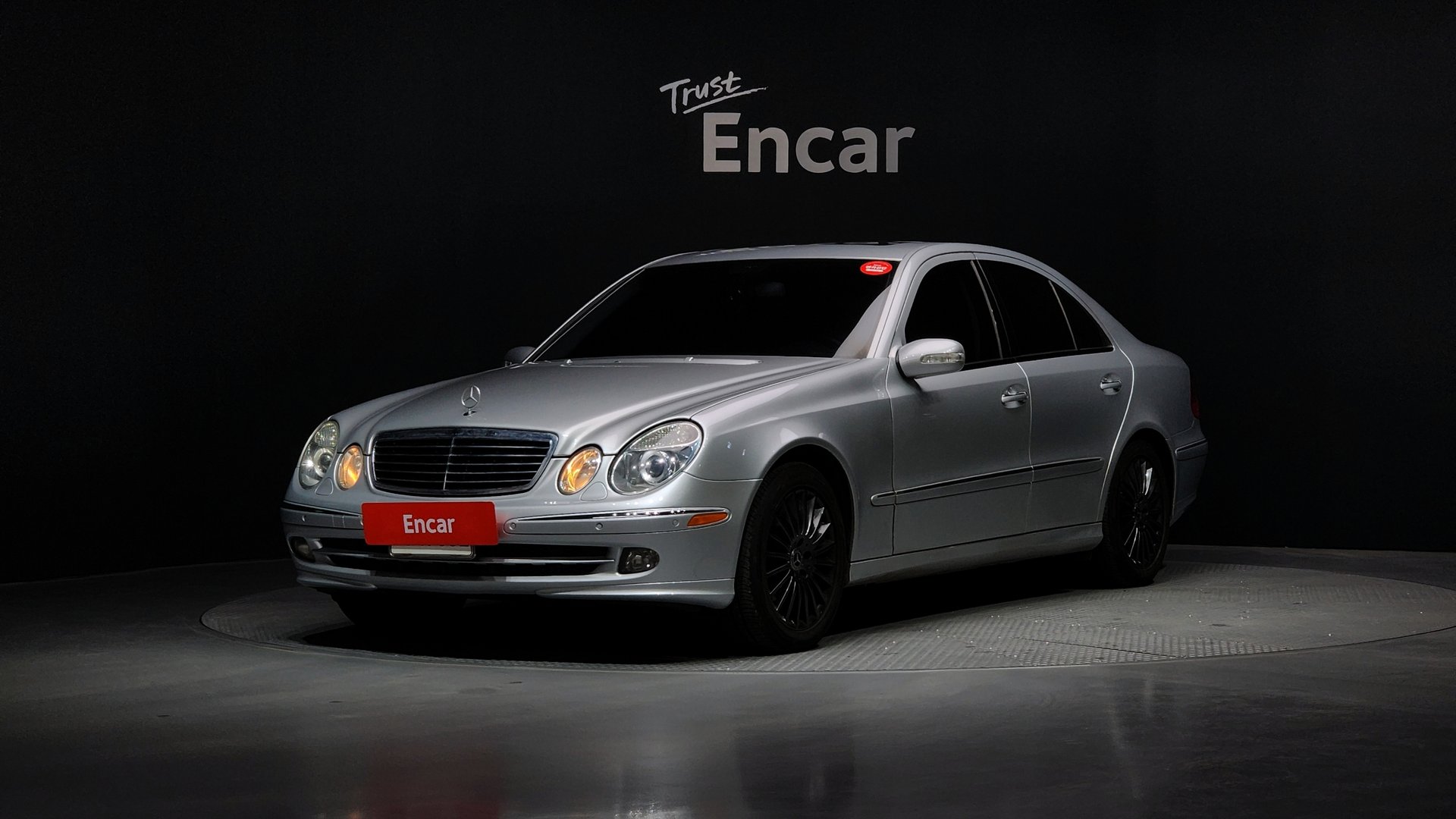 MERCEDES-BENZ E-CLASS - View 1