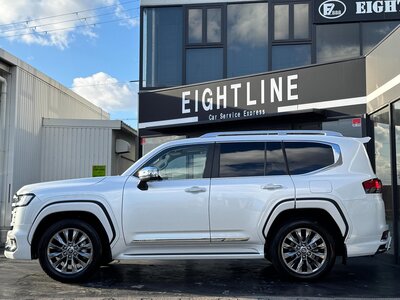 TOYOTA LAND CRUISER 300 - 8