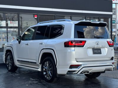 TOYOTA LAND CRUISER 300 - 10