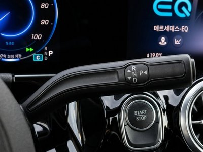 صورة 9 لـ 2025 Mercedes-BENZ EQA