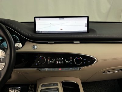 2022 Genesis GV70 — миниатюра 13