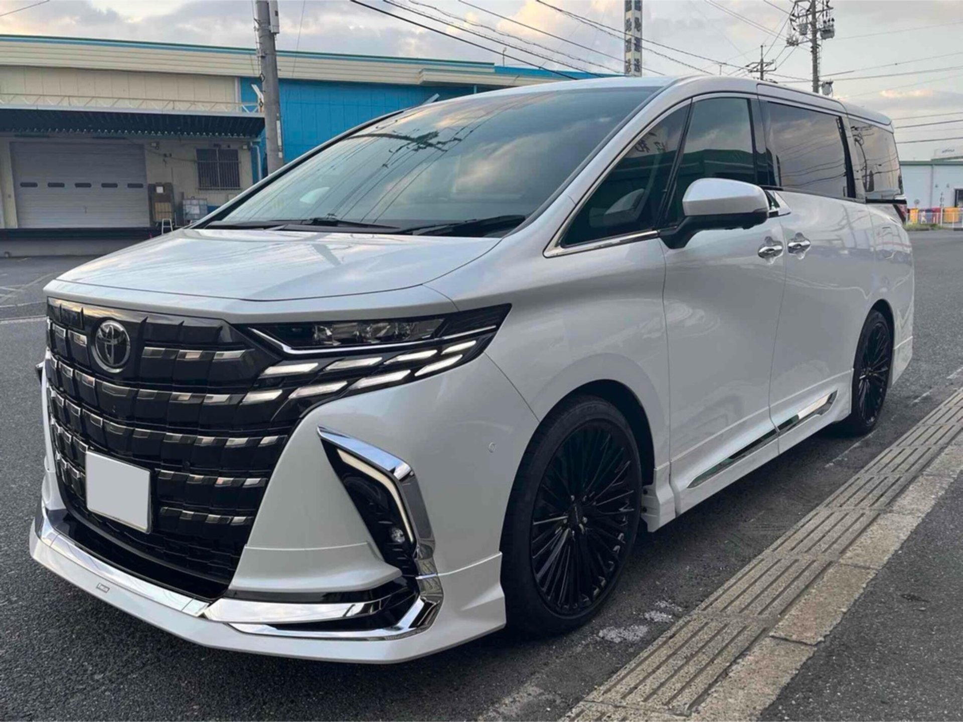 TOYOTA ALPHARD - View 1