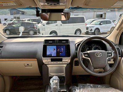 TOYOTA LAND CRUISER - 3