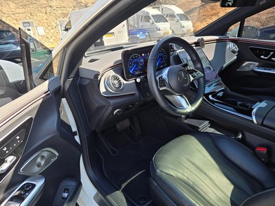 MERCEDES-BENZ EQE - 9