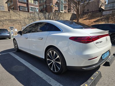 MERCEDES-BENZ EQE - 5