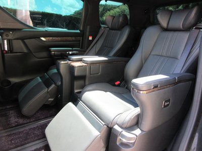 2023 Toyota ALPHARD — фото 9