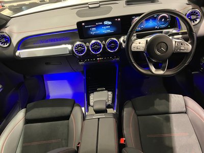 MERCEDES-BENZ EQB - 8