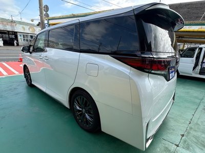 TOYOTA VELLFIRE - 4