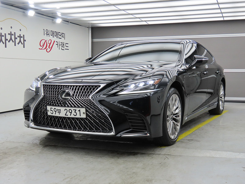 LEXUS LS - View 1