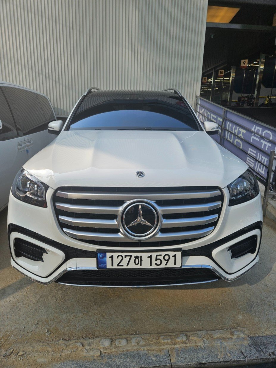 MERCEDES-BENZ GLS - View 1