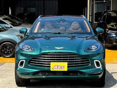 ASTON MARTIN DBX - 4