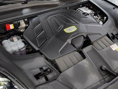 2023 Porsche CAYENNE photo 7