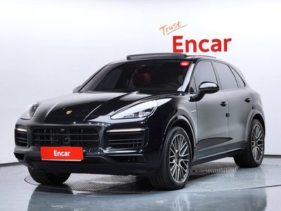 2023 Porsche CAYENNE photo 1