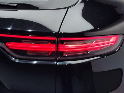 2023 Porsche CAYENNE photo 10