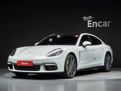 PORSCHE PANAMERA - 1