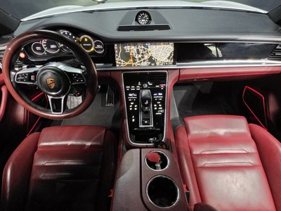 PORSCHE PANAMERA - 5