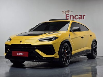 LAMBORGHINI URUS - 1