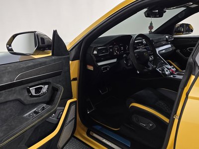 LAMBORGHINI URUS - 10